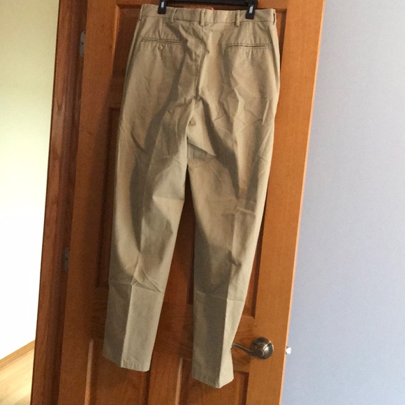 Mens Haggar khaki dress pants - Picture 2 of 6